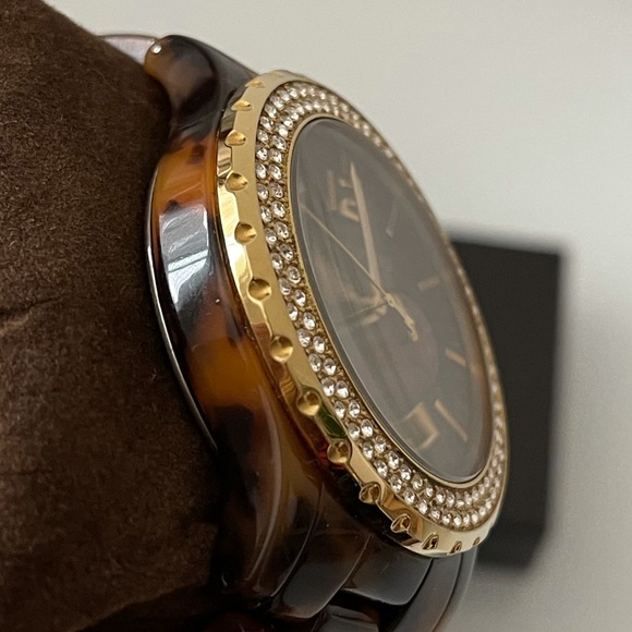 MICHAEL KORS Madison Tortoise Watch - Picture 11 of 16